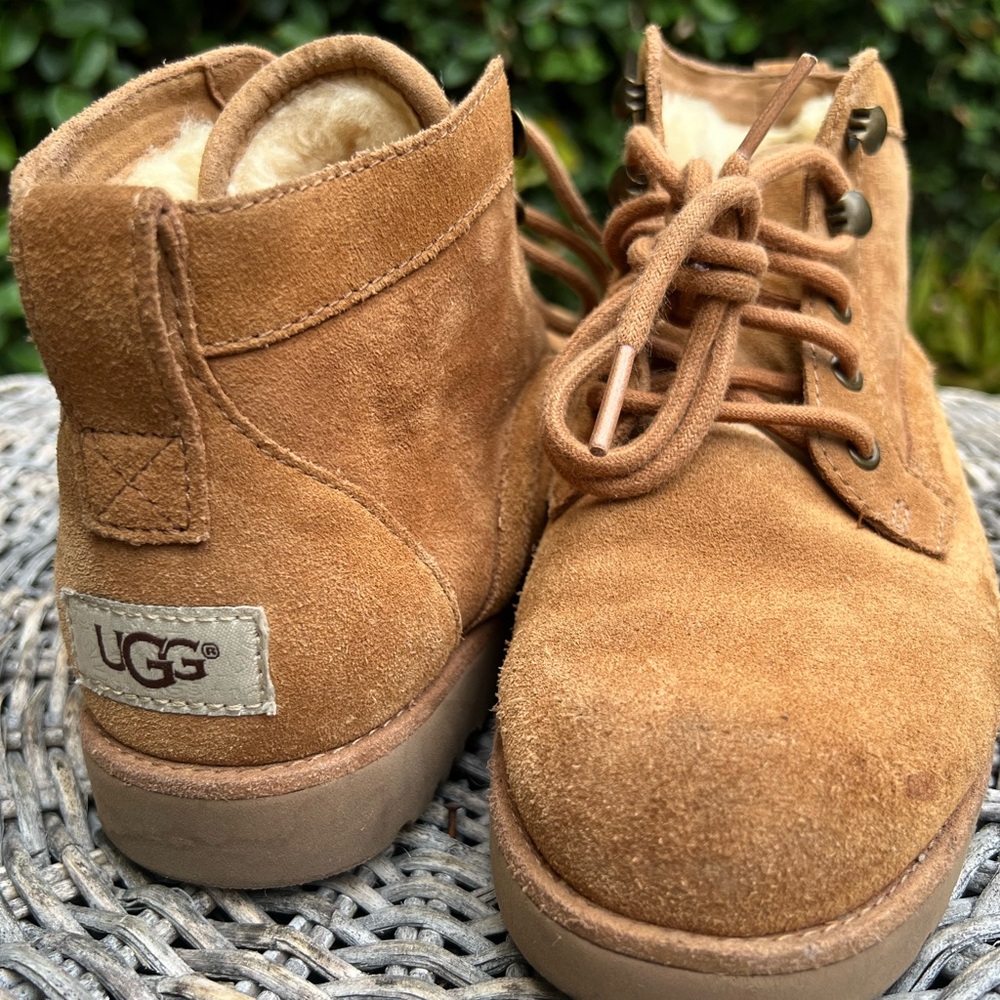 UGG Bethany Boots Tan Suede Wool Sheepskin Lining Women’s Size 6